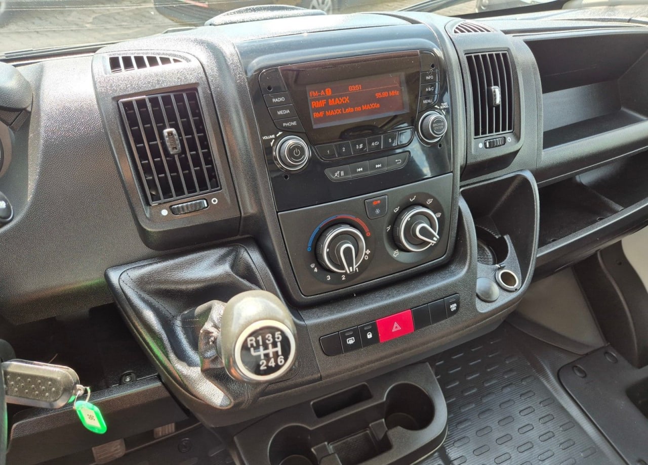 Zdjęcie oferty Peugeot Boxer DoKa *89999zł NETTO* 2,2HDi/165KM nr. 16