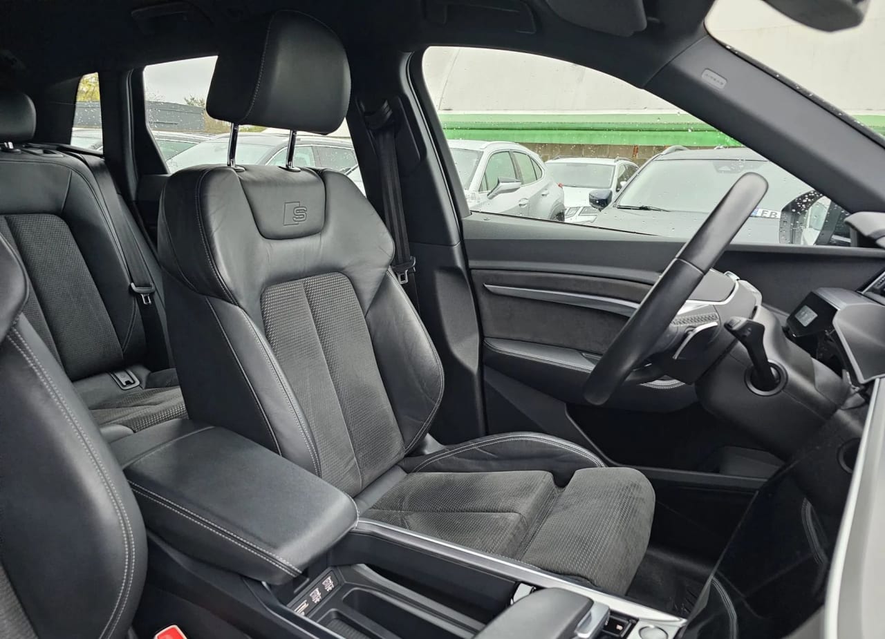 Zdjęcie oferty Audi e-tron nr. 17