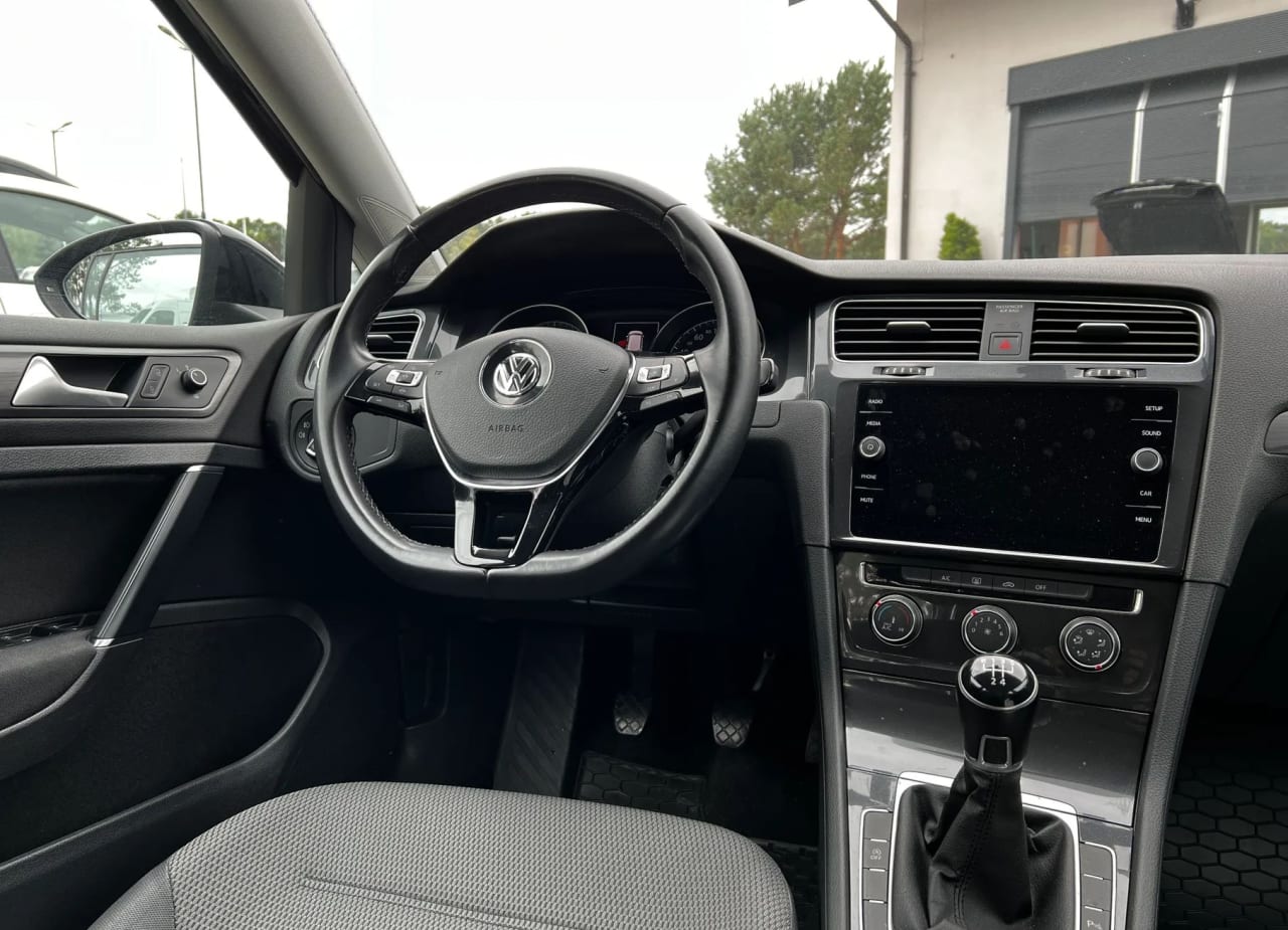 Zdjęcie oferty Volkswagen Golf nr. 10
