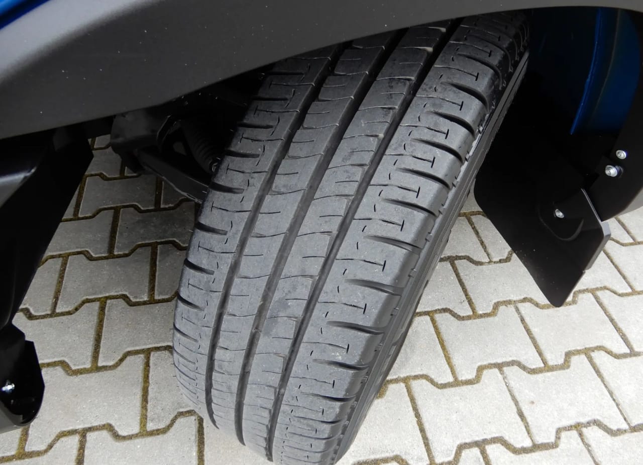 Zdjęcie oferty Iveco DAILY 35S18 Furgon Blaszak Long MAXI XXL 4.70 Dł. Cm H3-2150 mm WZMACNIANY GWARANCJA PRODUCENTA FABRYCZNIE NOWY DOSTEPNY nr. 13