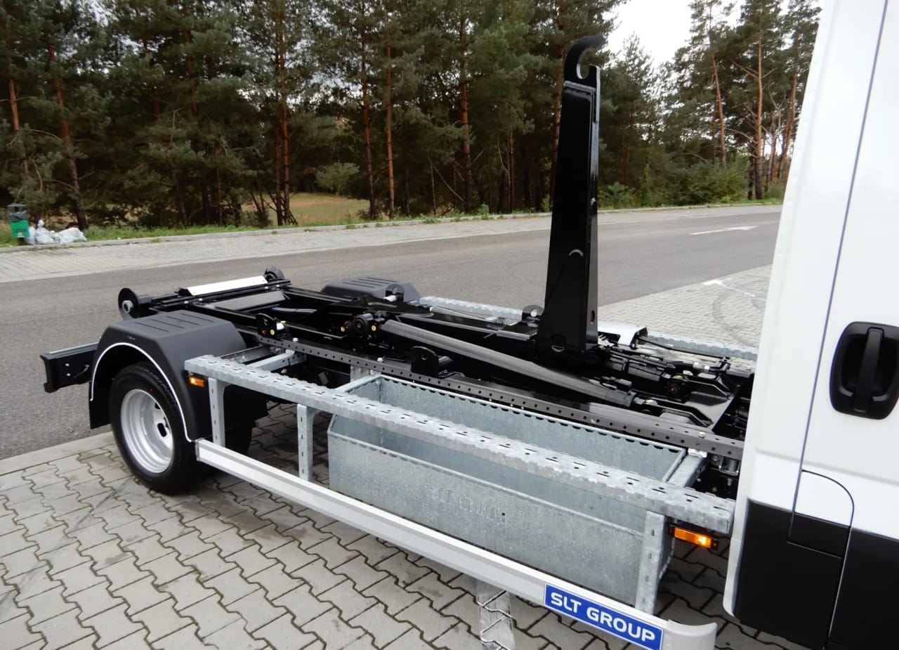Zdjęcie oferty Iveco DAILY 50C16 HAKOWIEC Udźwig 5000 Kg Długość Zabudowy 3300 MM DMC 3500 Kg Wzmacniany Stan Fabrycznie NOWY nr. 13