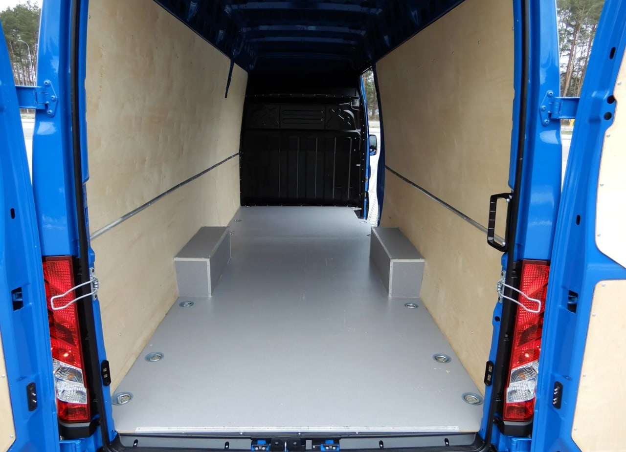Zdjęcie oferty Iveco DAILY 35S18 Furgon Blaszak Long MAXI XXL 4.70 Dł. Cm H3-2150 mm WZMACNIANY GWARANCJA PRODUCENTA FABRYCZNIE NOWY DOSTEPNY nr. 17