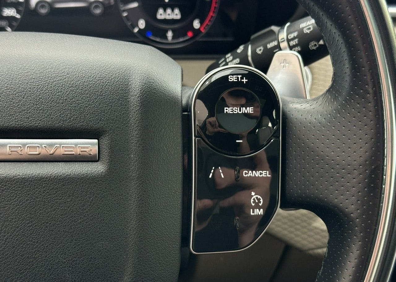 Zdjęcie oferty Land Rover Range Rover Velar nr. 25