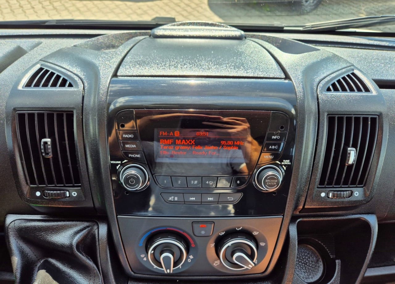 Zdjęcie oferty Peugeot Boxer DoKa *89999zł NETTO* 2,2HDi/165KM nr. 18