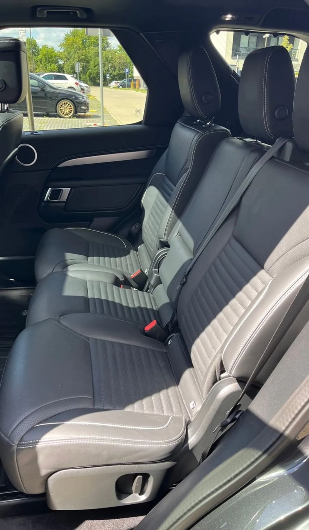 Zdjęcie oferty Land Rover Discovery nr. 9