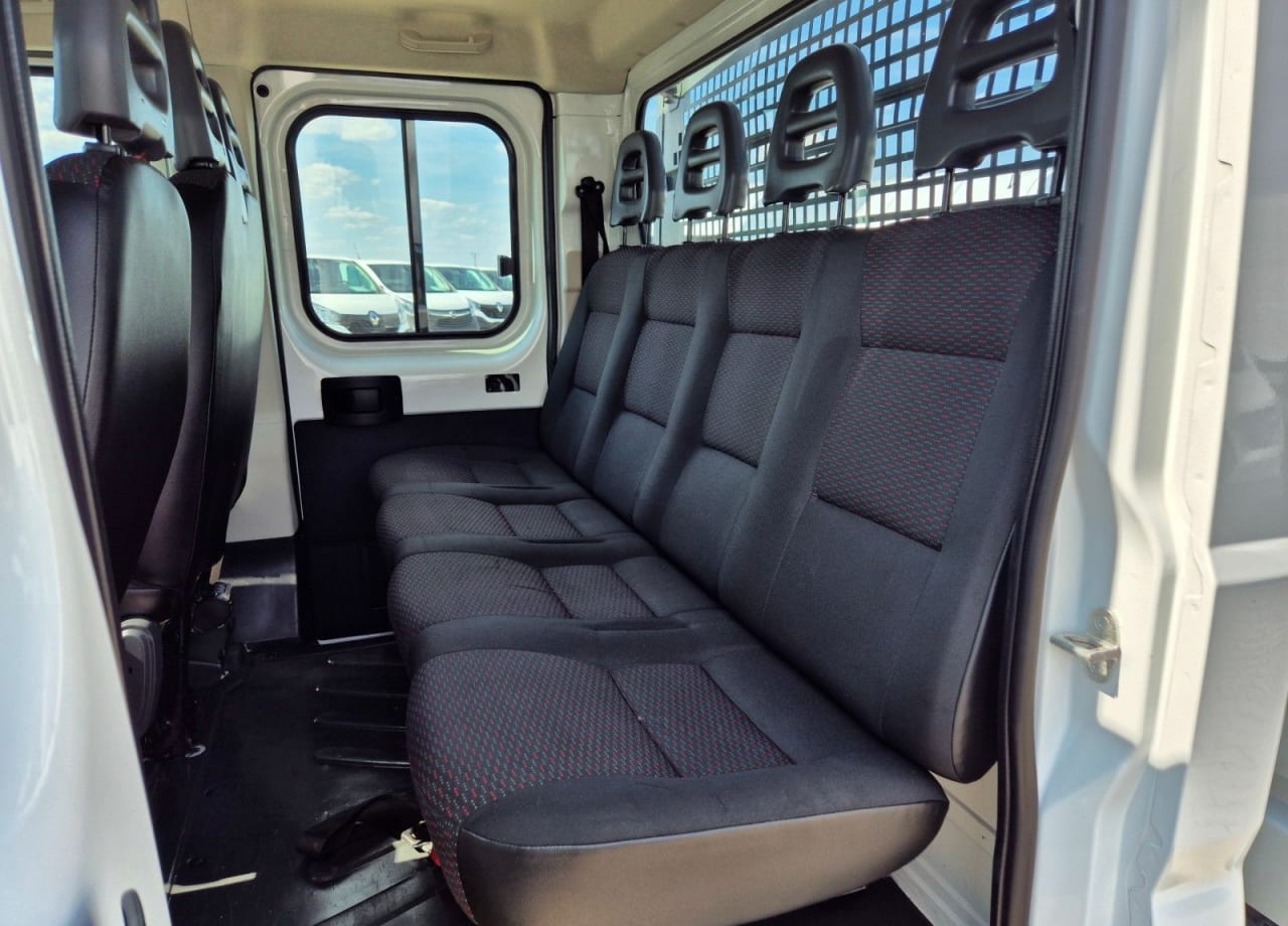 Zdjęcie oferty Peugeot Boxer DoKa *89999zł NETTO* 2,2HDi/165KM nr. 21