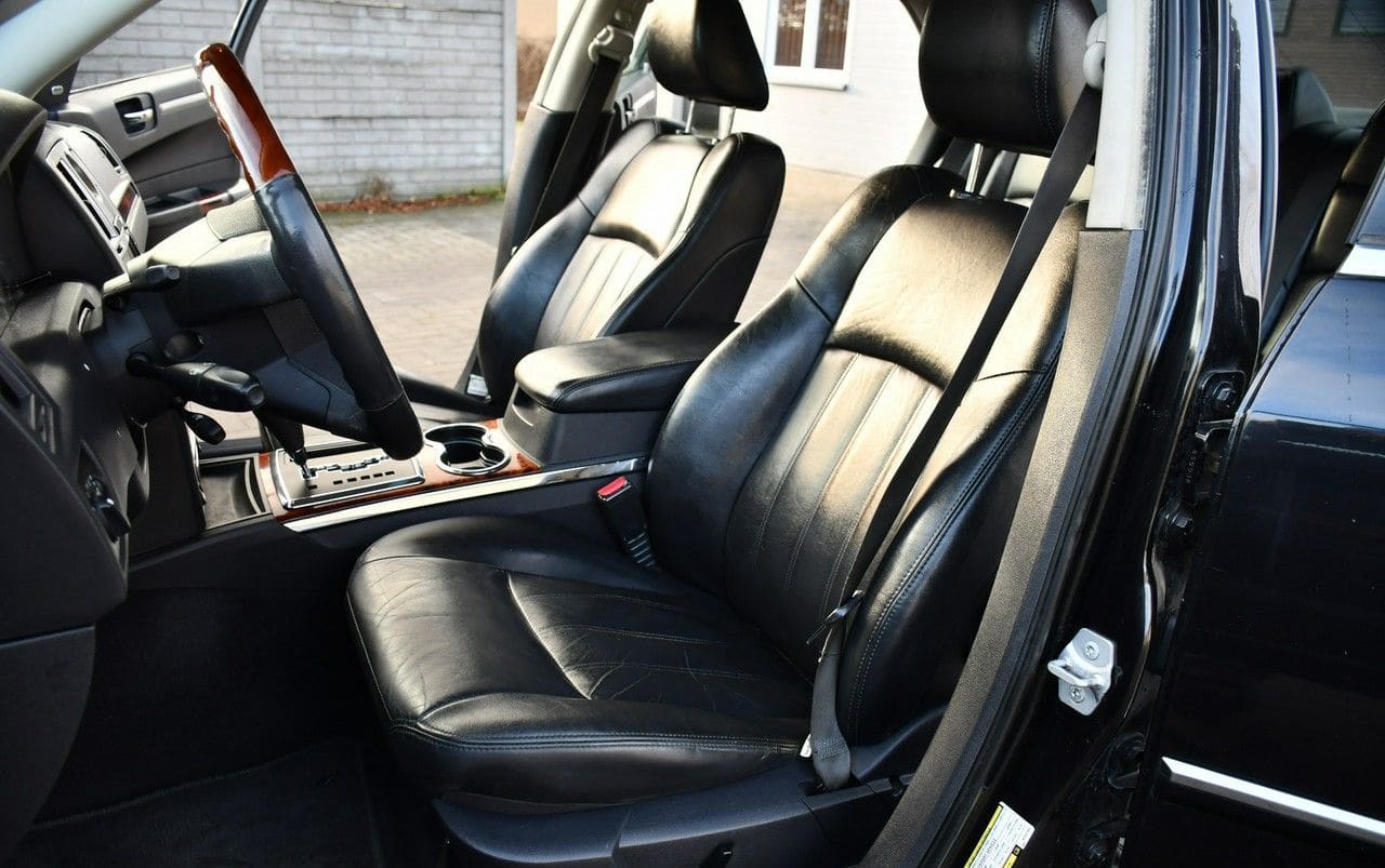 Zdjęcie oferty Chrysler 300C nr. 30
