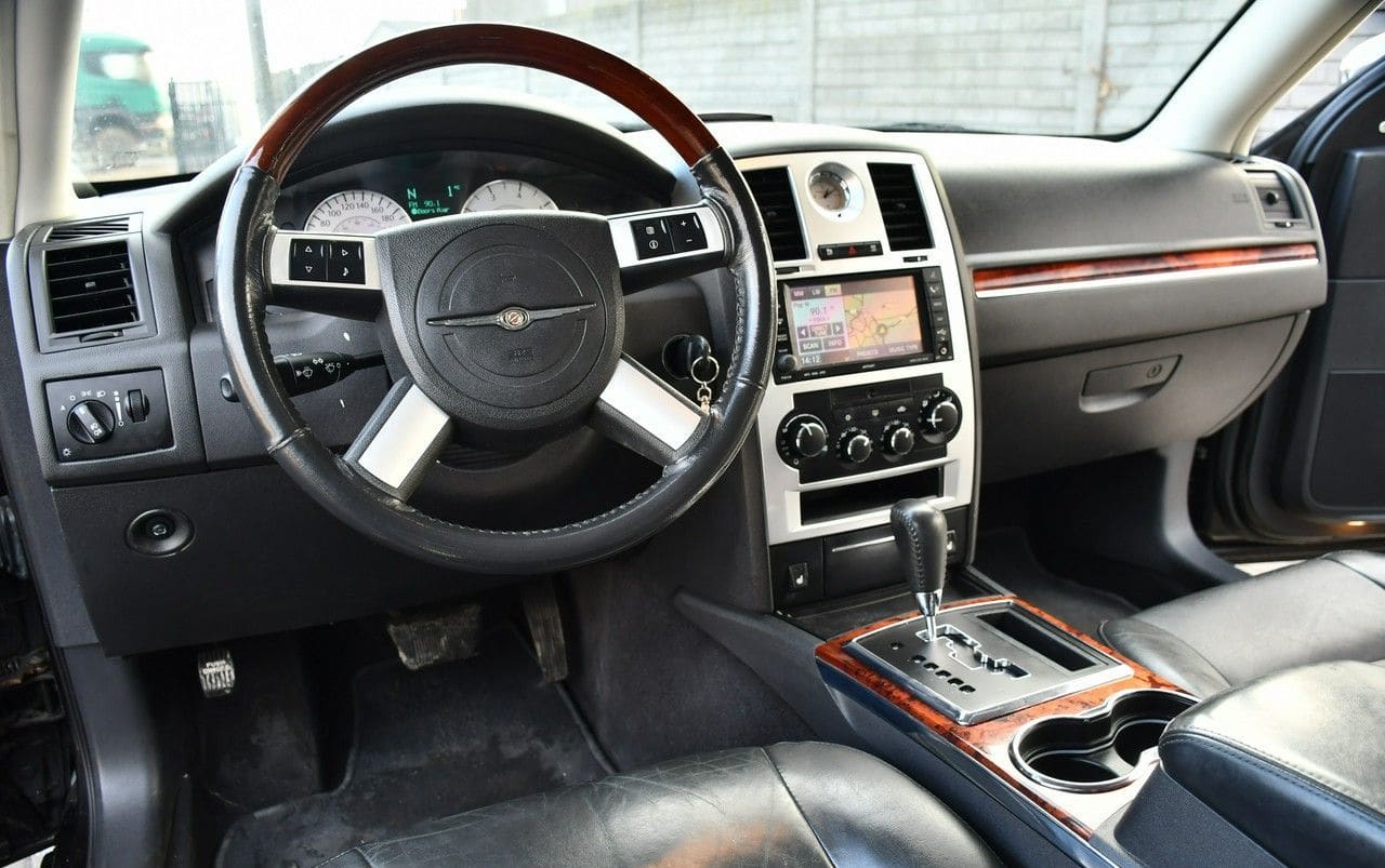 Zdjęcie oferty Chrysler 300C nr. 28