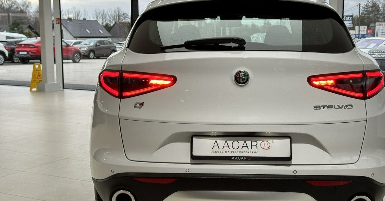 Zdjęcie oferty Alfa romeo Stelvio nr. 39