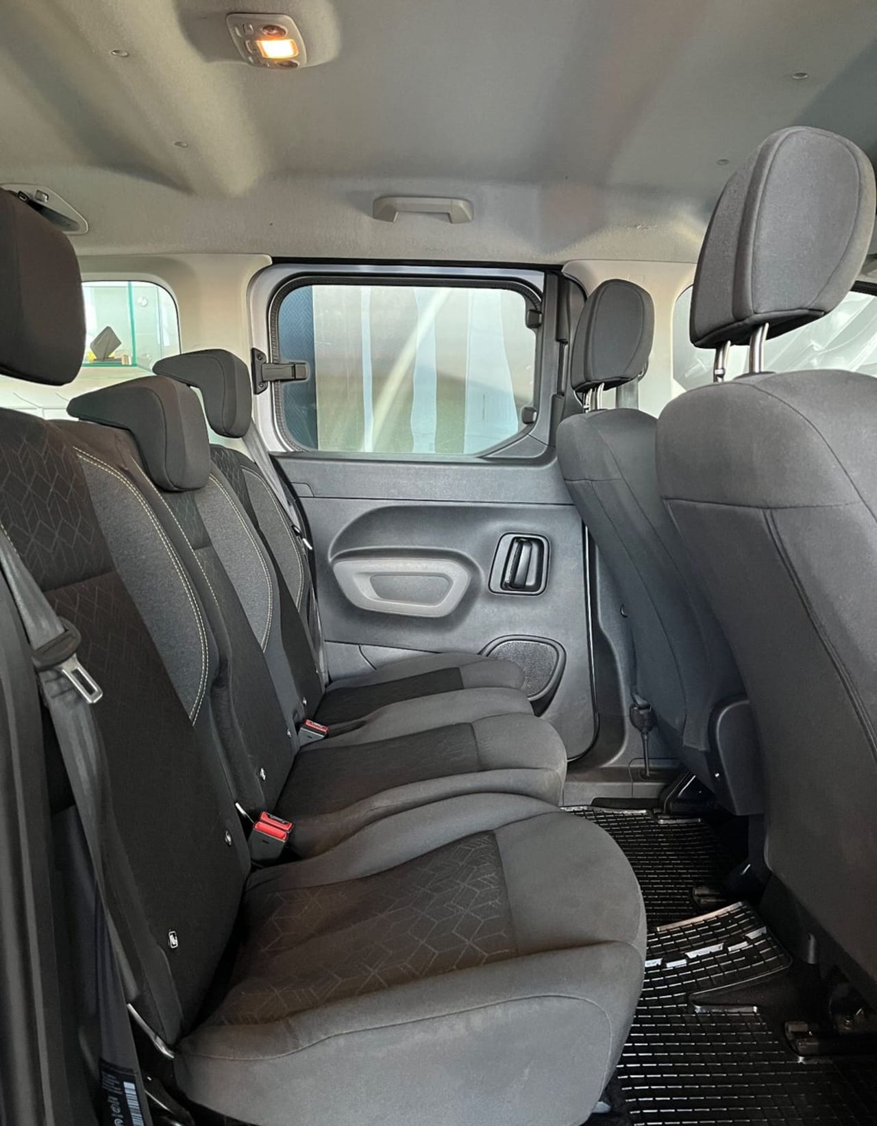 Zdjęcie oferty Peugeot Rifter nr. 9