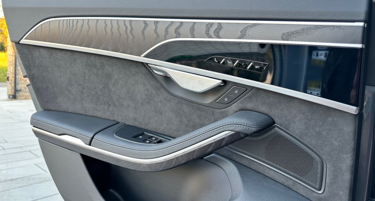 Zdjęcie oferty Audi A8 nr. 24