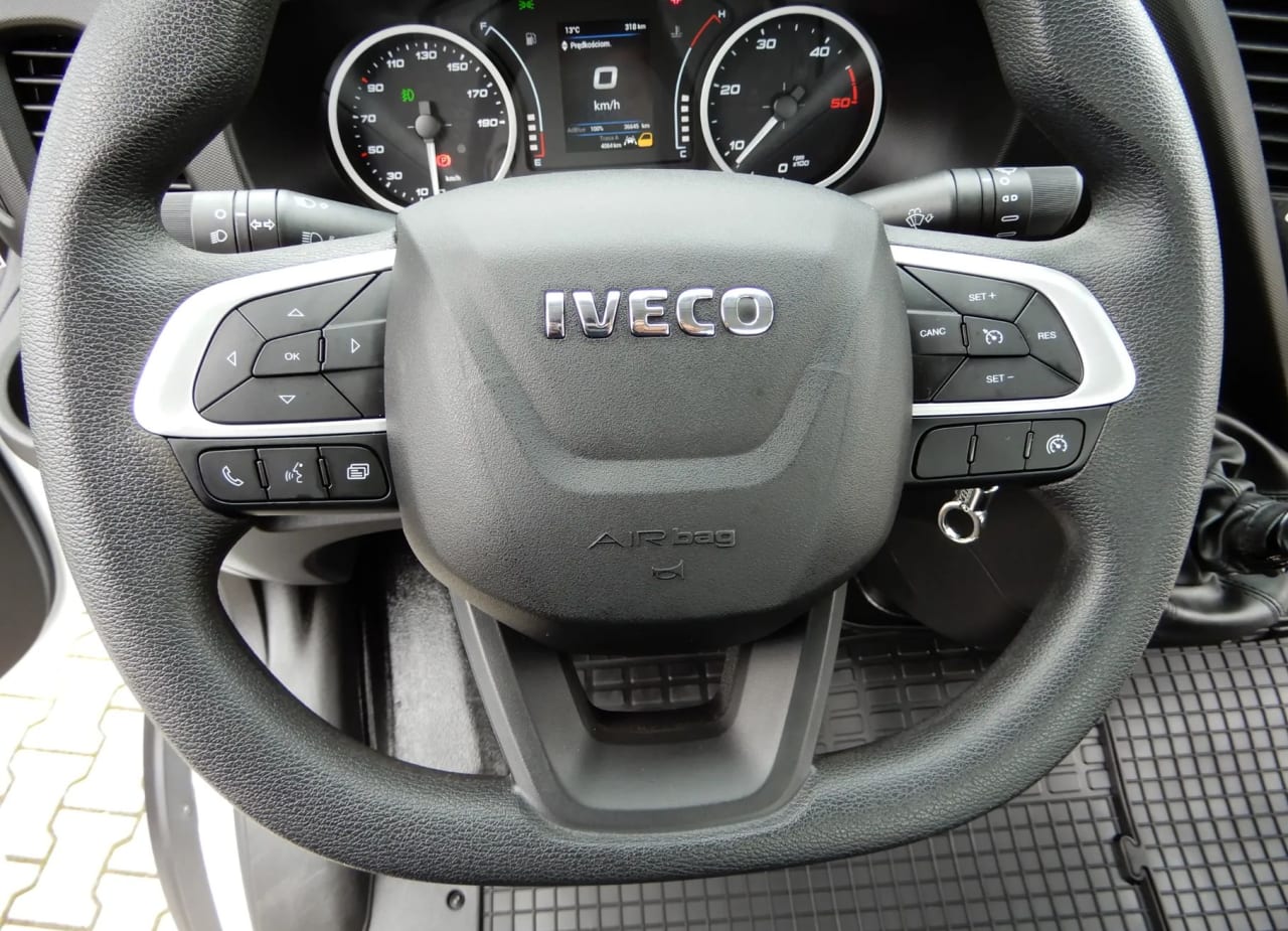 Zdjęcie oferty Iveco DAILY 50C16 HAKOWIEC Udźwig 5000 Kg Długość Zabudowy 3300 MM DMC 3500 Kg Wzmacniany Stan Fabrycznie NOWY nr. 39