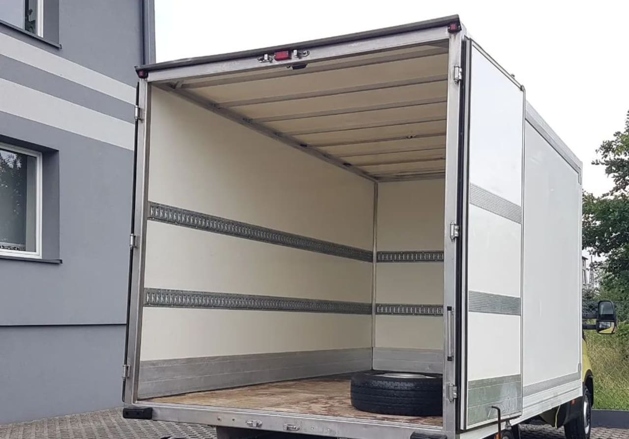 Zdjęcie oferty Iveco Daily KONTENER 8EP 4,14x2,22x2,20 KLIMA MANUAL DMC 3500 KG KRAJOWY nr. 17
