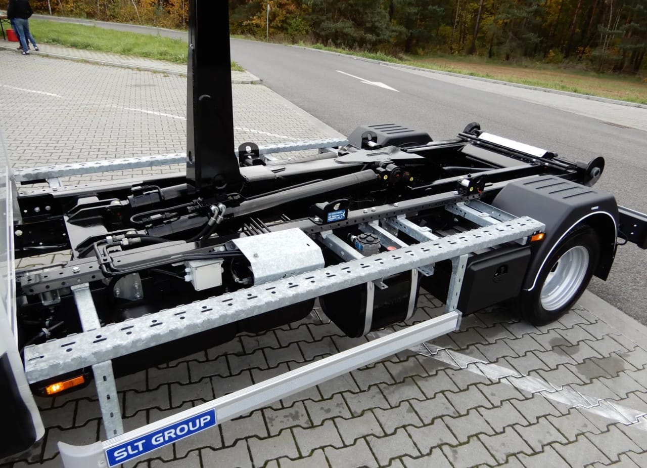 Zdjęcie oferty Iveco DAILY 50C16 HAKOWIEC Udźwig 5000 Kg Długość Zabudowy 3300 MM DMC 3500 Kg Wzmacniany Stan Fabrycznie NOWY nr. 18