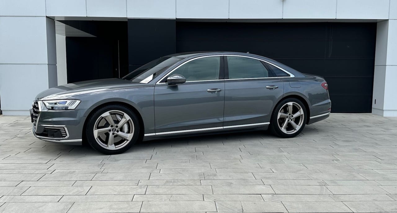 Zdjęcie oferty Audi A8 nr. 28