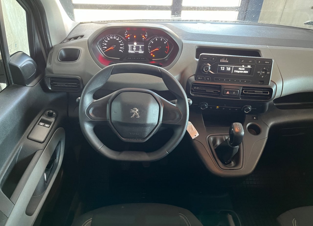 Zdjęcie oferty Peugeot Rifter nr. 8