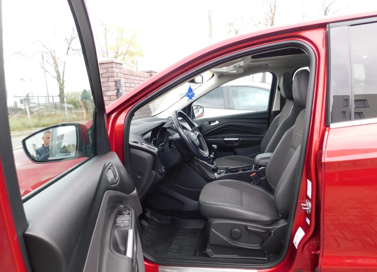 Zdjęcie oferty Ford Kuga nr. 9