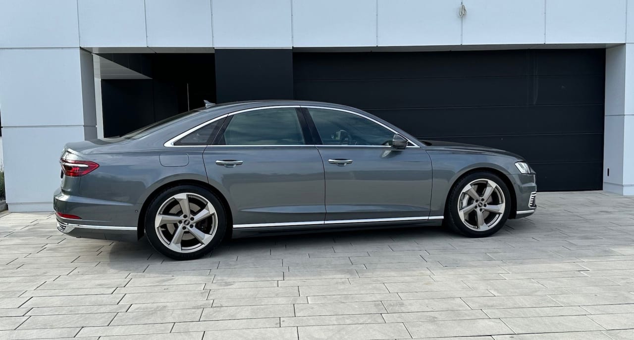 Zdjęcie oferty Audi A8 nr. 33