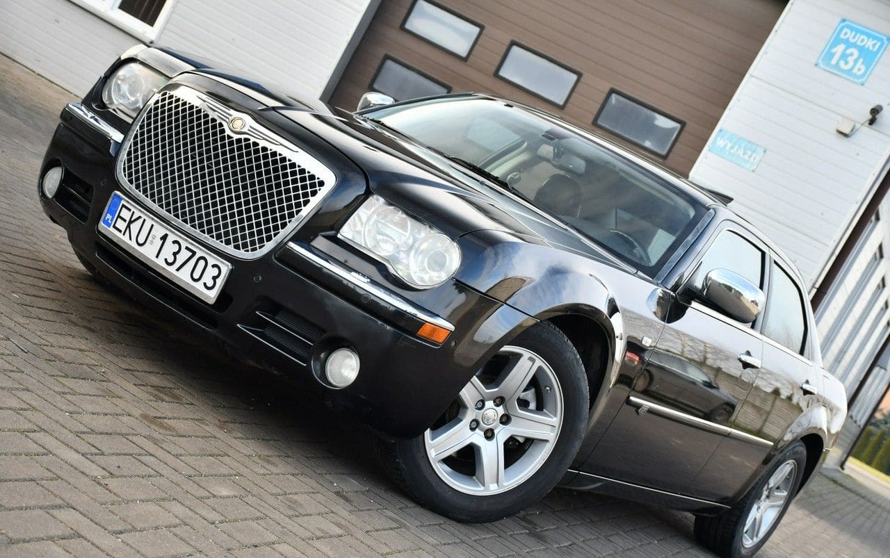 Zdjęcie oferty Chrysler 300C nr. 18