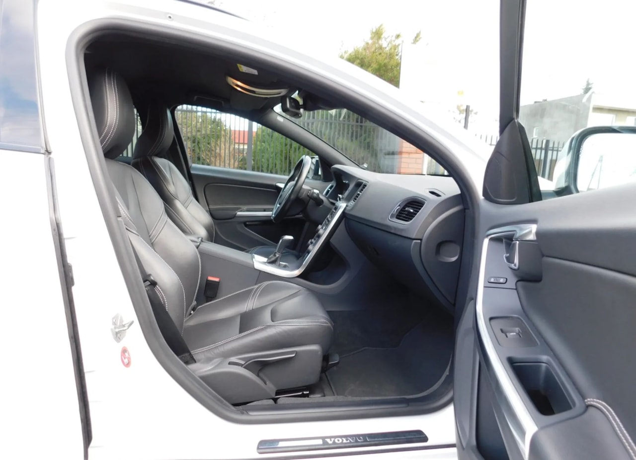 Zdjęcie oferty Volvo V60 nr. 9