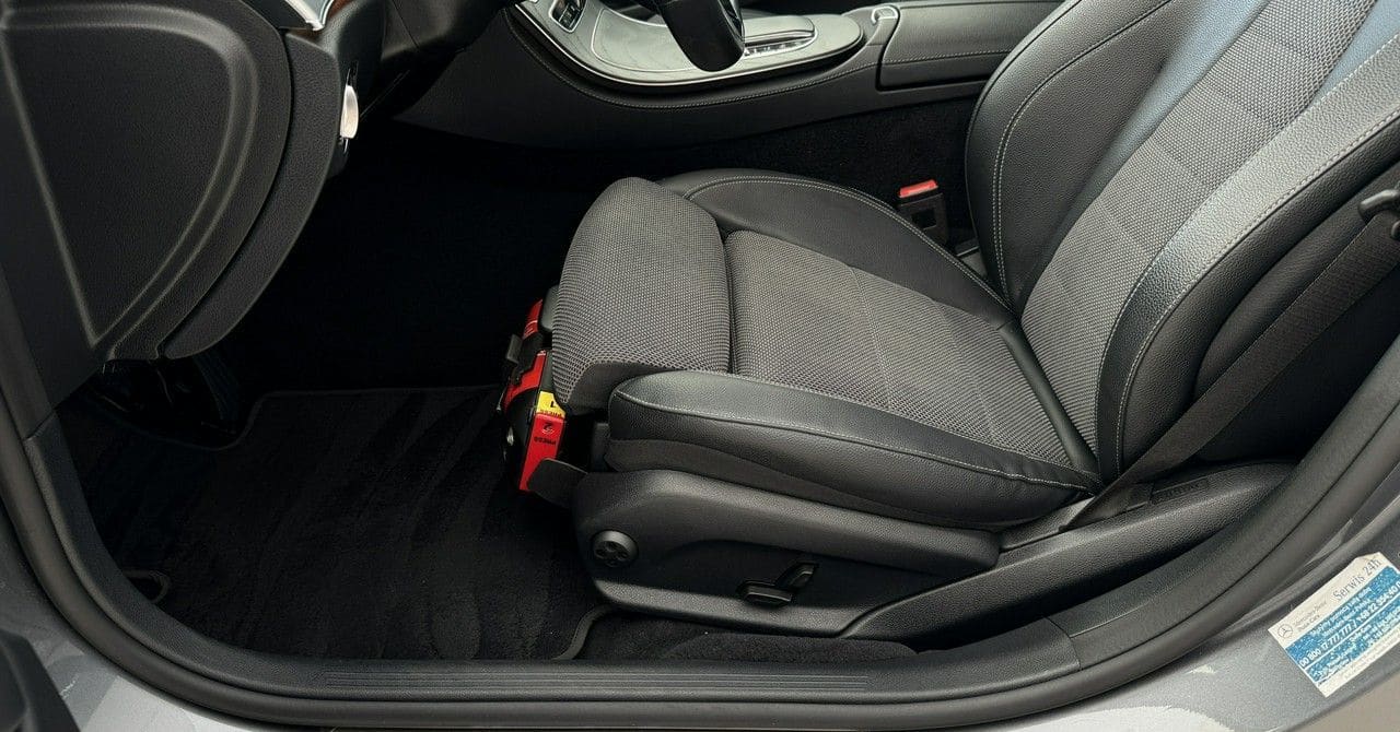 Zdjęcie oferty Mercedes-Benz Klasa E nr. 11