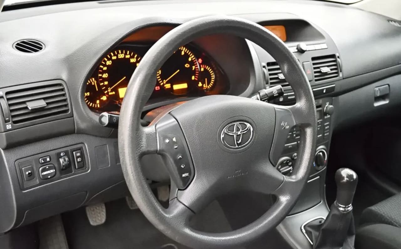 Zdjęcie oferty Toyota Avensis nr. 3