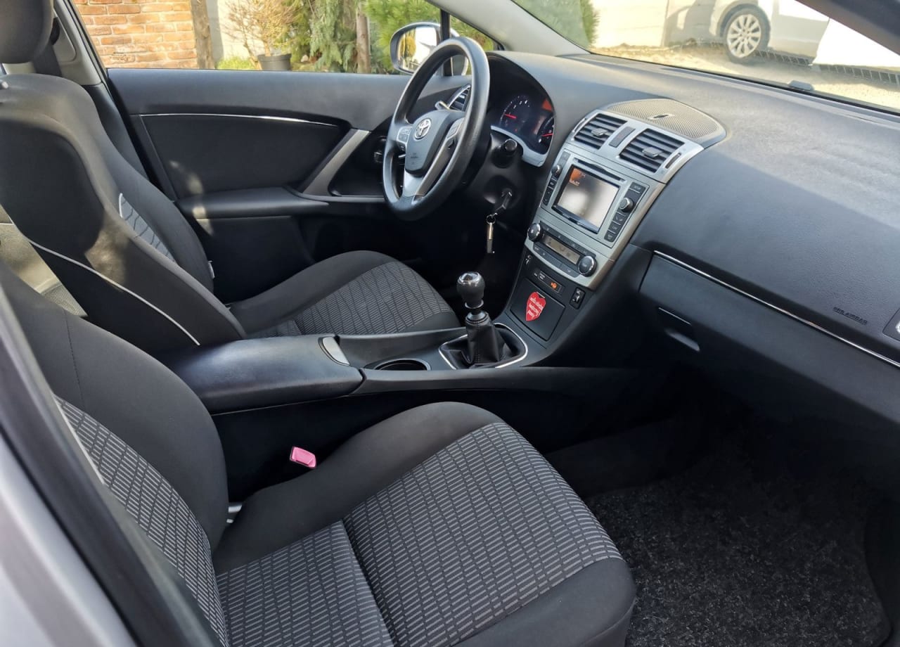 Zdjęcie oferty Toyota Avensis nr. 13