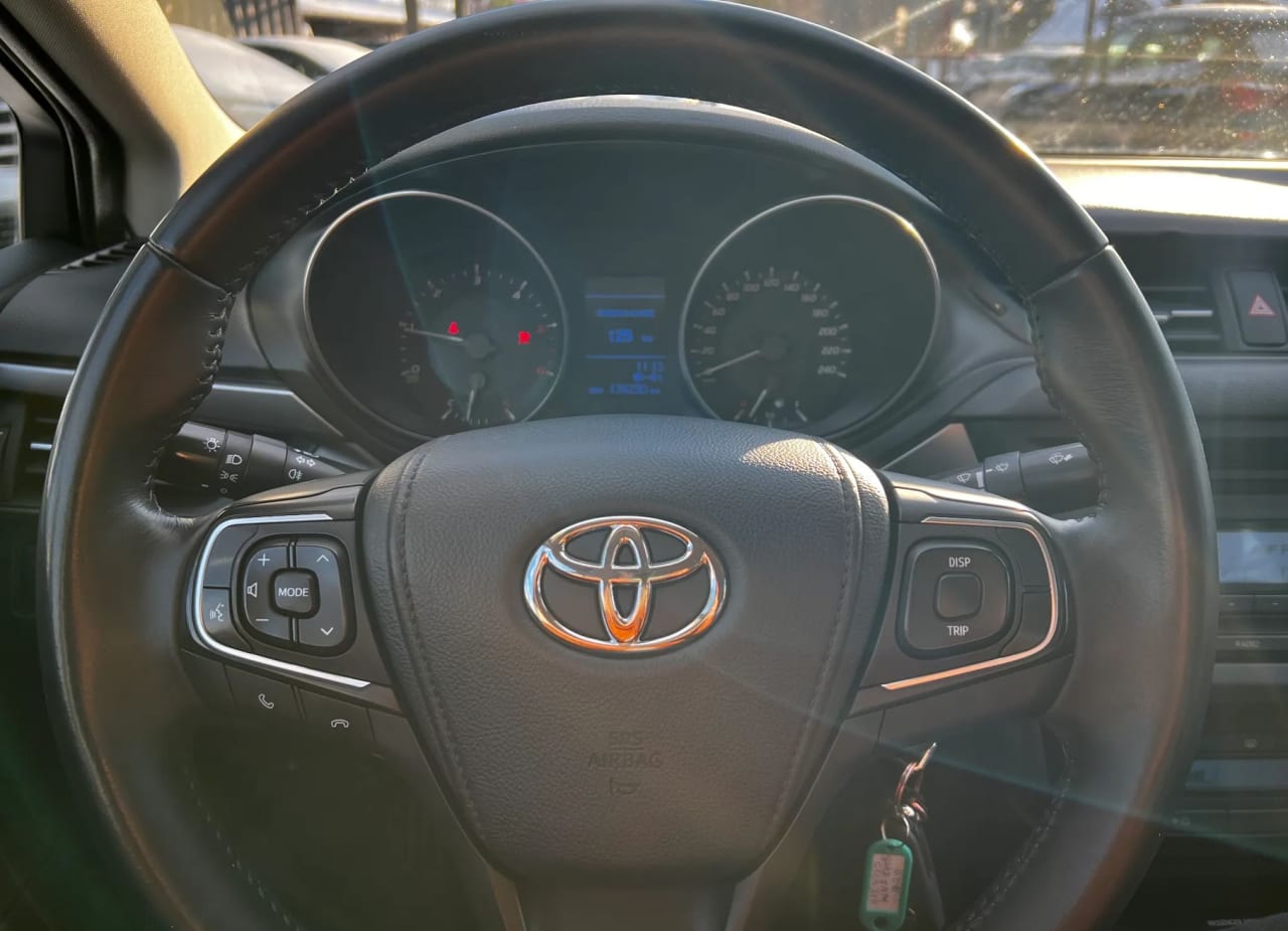 Zdjęcie oferty Toyota Avensis nr. 6