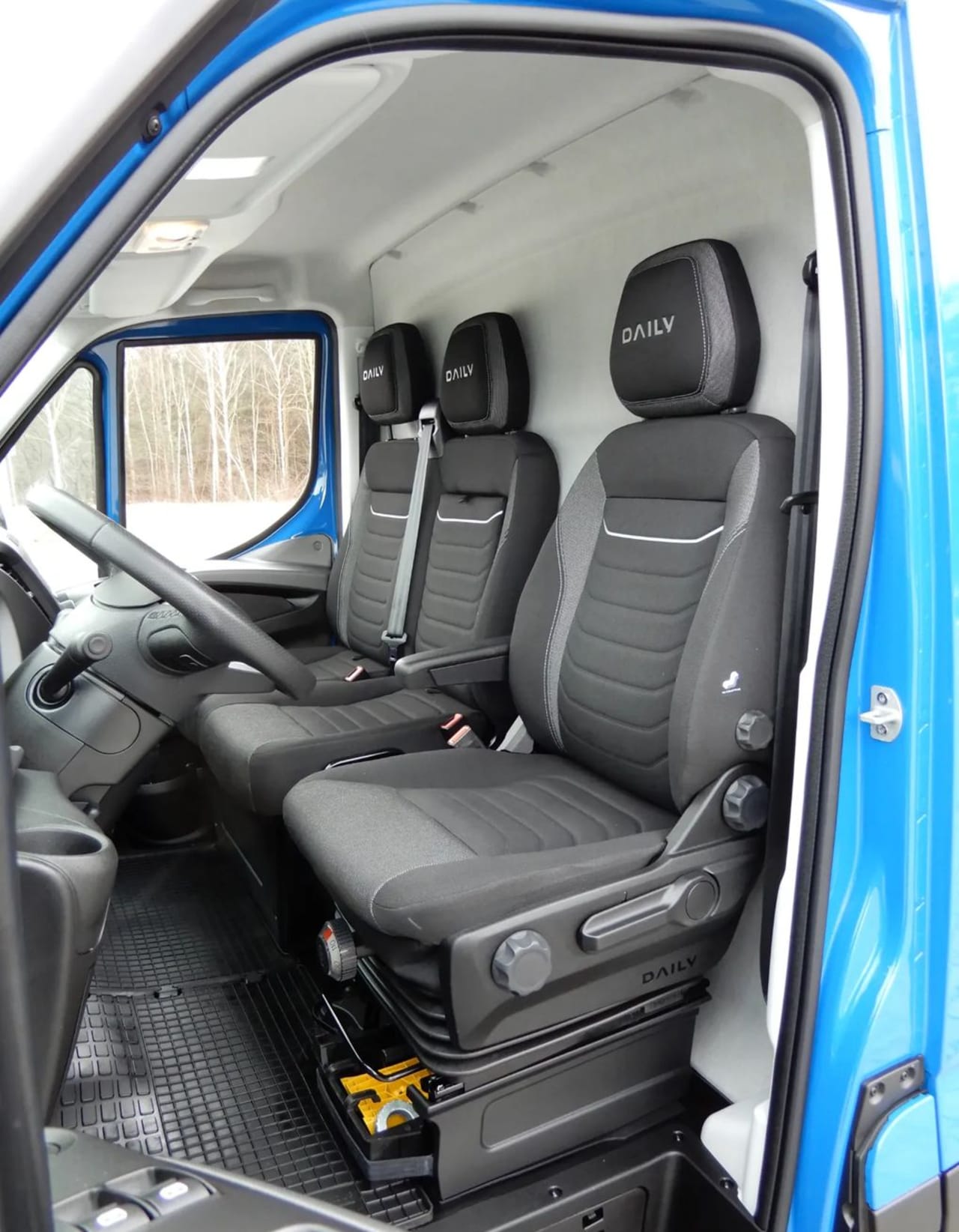 Zdjęcie oferty Iveco DAILY 35S18 Furgon Blaszak Long MAXI XXL 4.70 Dł. Cm H3-2150 mm WZMACNIANY GWARANCJA PRODUCENTA FABRYCZNIE NOWY DOSTEPNY nr. 33