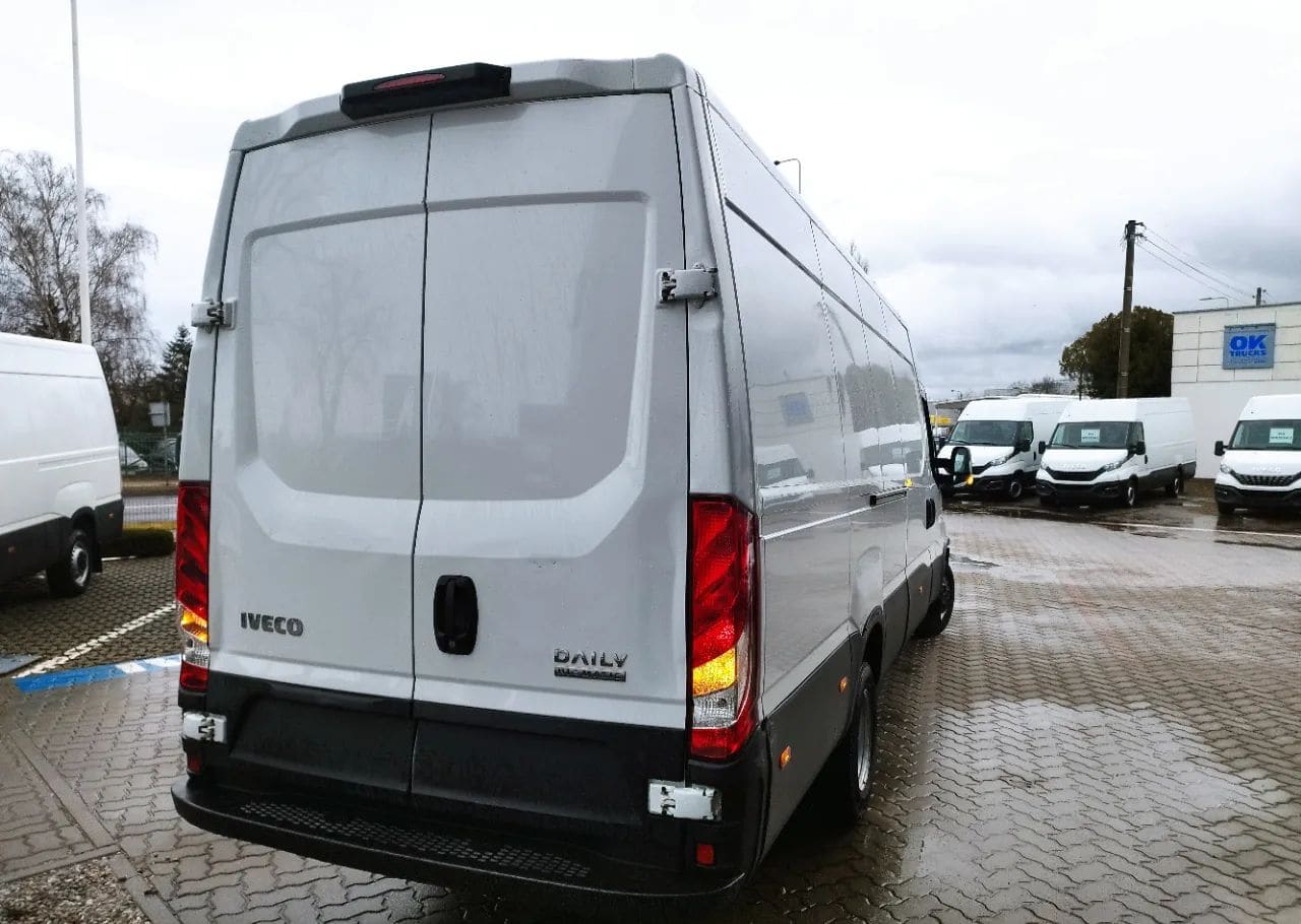 Zdjęcie oferty Iveco 35C16A8V Furgon 16m3 nr. 5