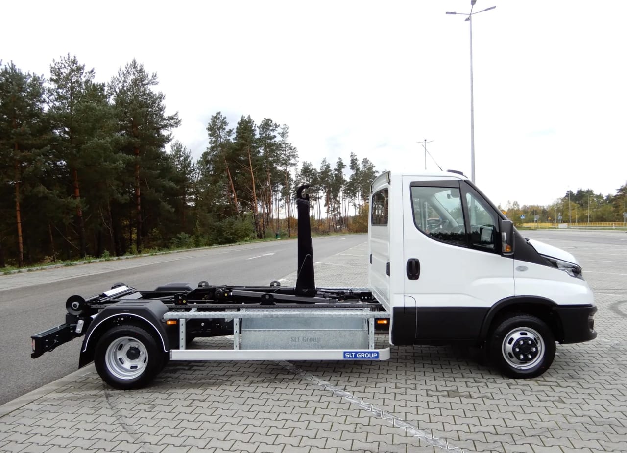 Zdjęcie oferty Iveco DAILY 50C16 HAKOWIEC Udźwig 5000 Kg Długość Zabudowy 3300 MM DMC 3500 Kg Wzmacniany Stan Fabrycznie NOWY nr. 3