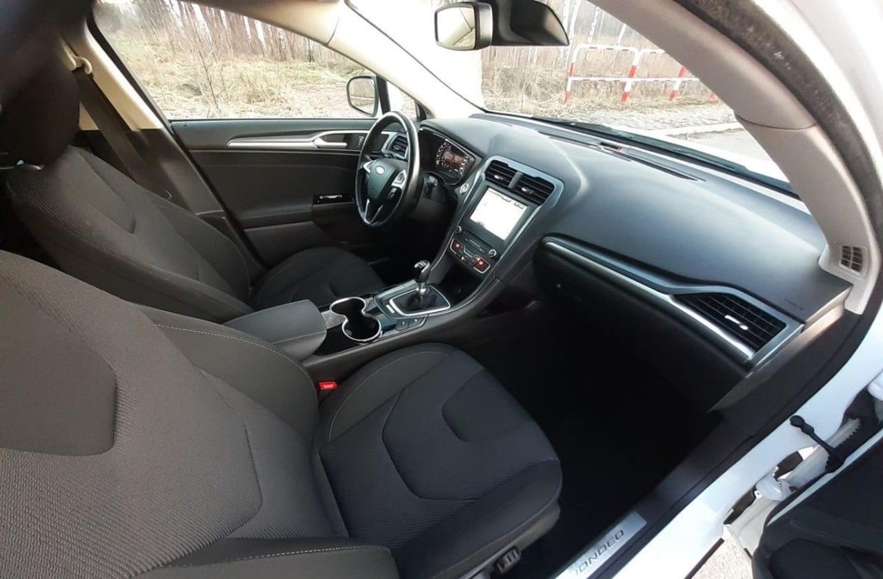 Zdjęcie oferty Ford Mondeo nr. 35