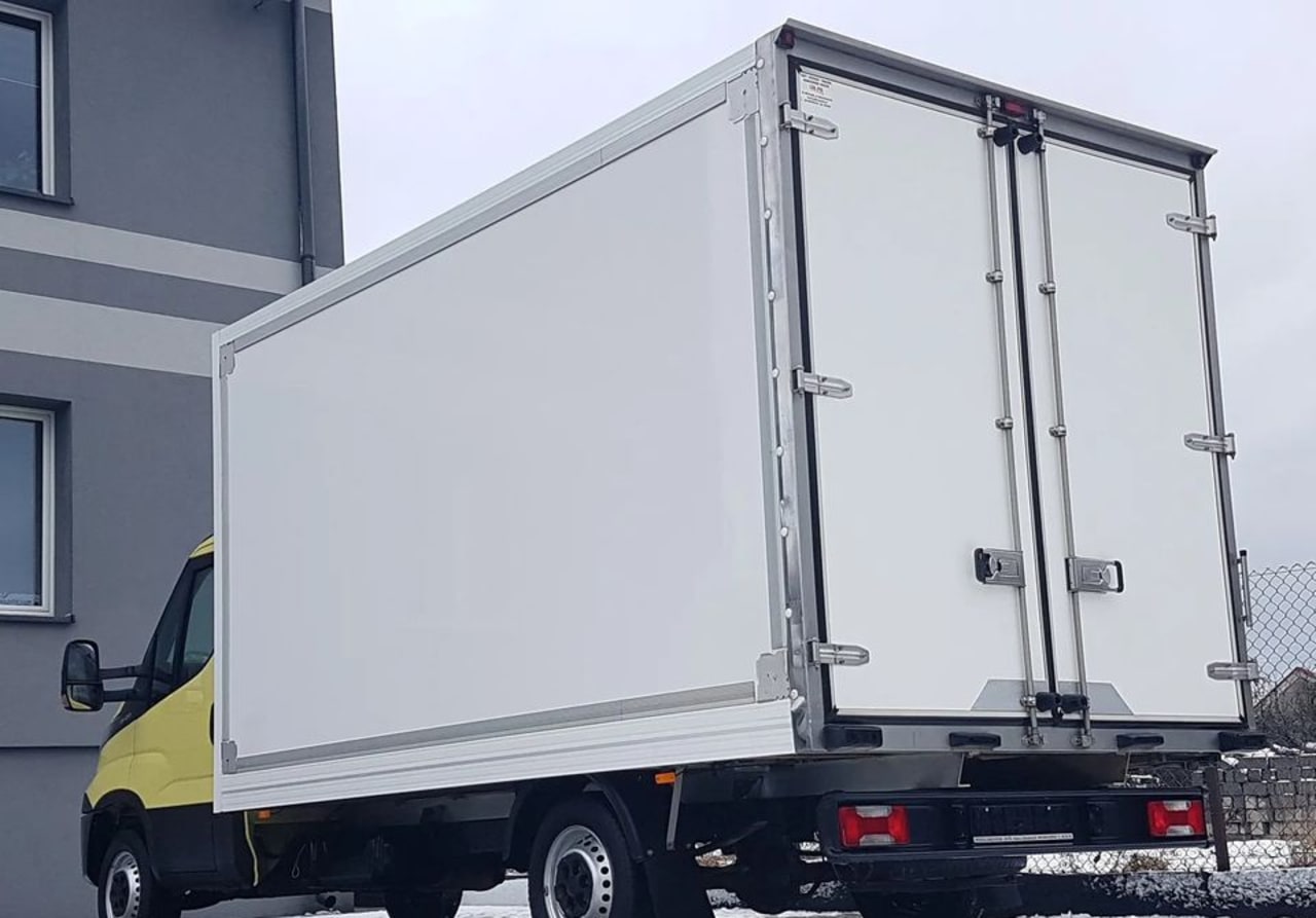 Zdjęcie oferty Iveco Daily KONTENER 8EP 4,14x2,22x2,20 KLIMA MANUAL KRAJOWY nr. 28