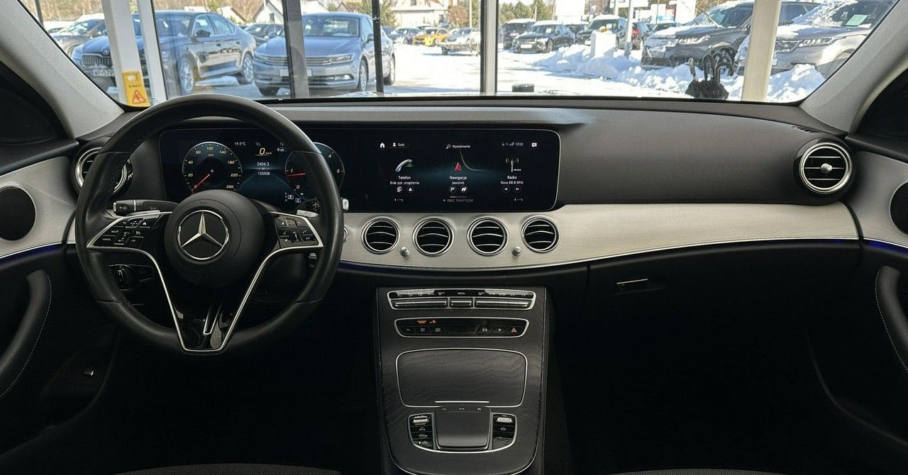 Zdjęcie oferty Mercedes-Benz Klasa E nr. 14