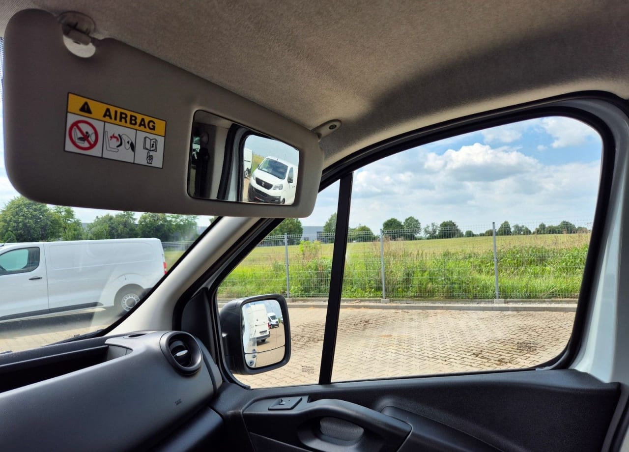 Zdjęcie oferty Renault Trafic L2H1 *109999zł NETTO* Brygadówka 6 osób 2,0dCi/120KM nr. 24