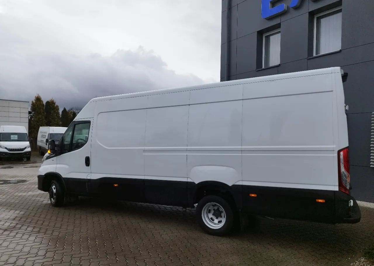 Zdjęcie oferty Iveco 35C16A8V Furgon 16m3 nr. 4
