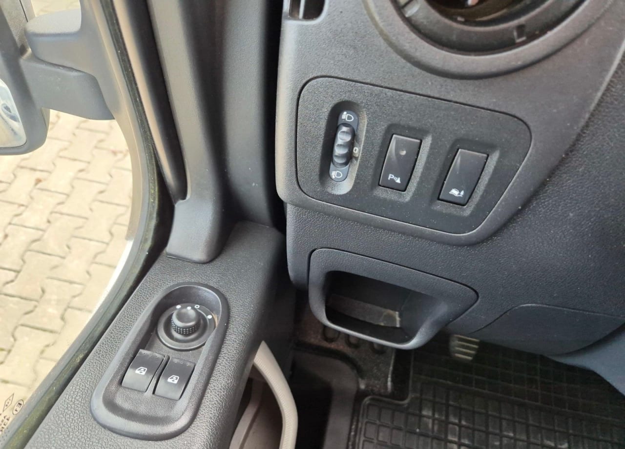Zdjęcie oferty Opel Movano L2H2 *59900zł NETTO* Brygadówka 7 osób 2,3 CDTi/131KM nr. 14