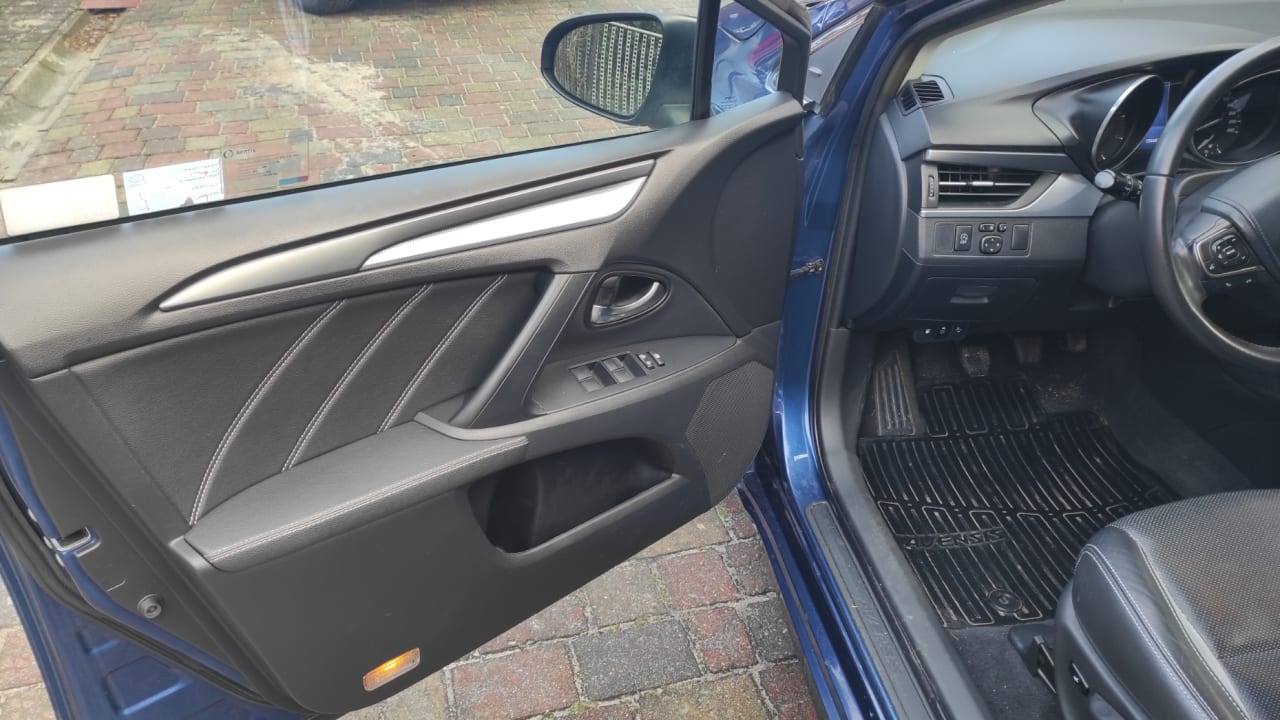 Zdjęcie oferty Toyota Avensis nr. 11
