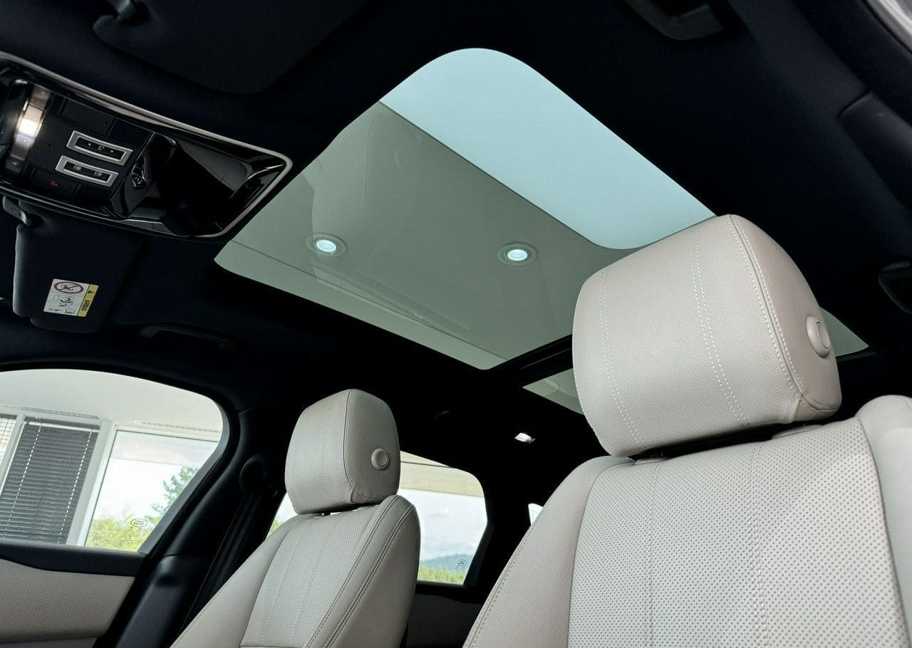 Zdjęcie oferty Land Rover Range Rover Velar nr. 11