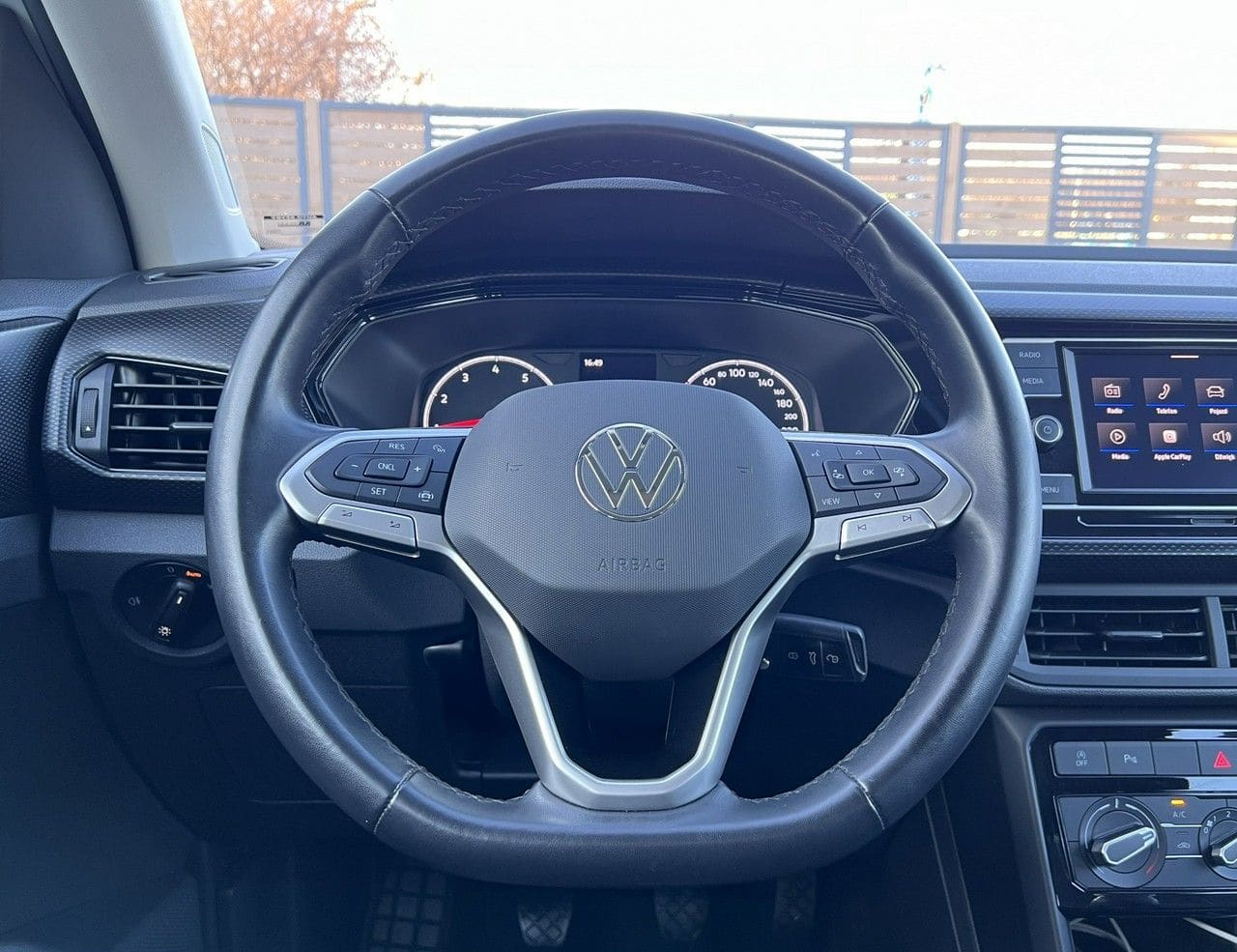 Zdjęcie oferty Volkswagen T-Cross nr. 18