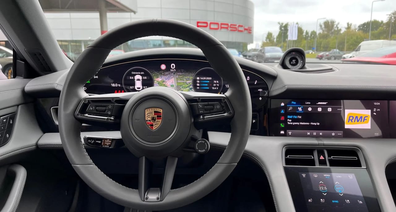 Zdjęcie oferty Porsche Taycan nr. 10