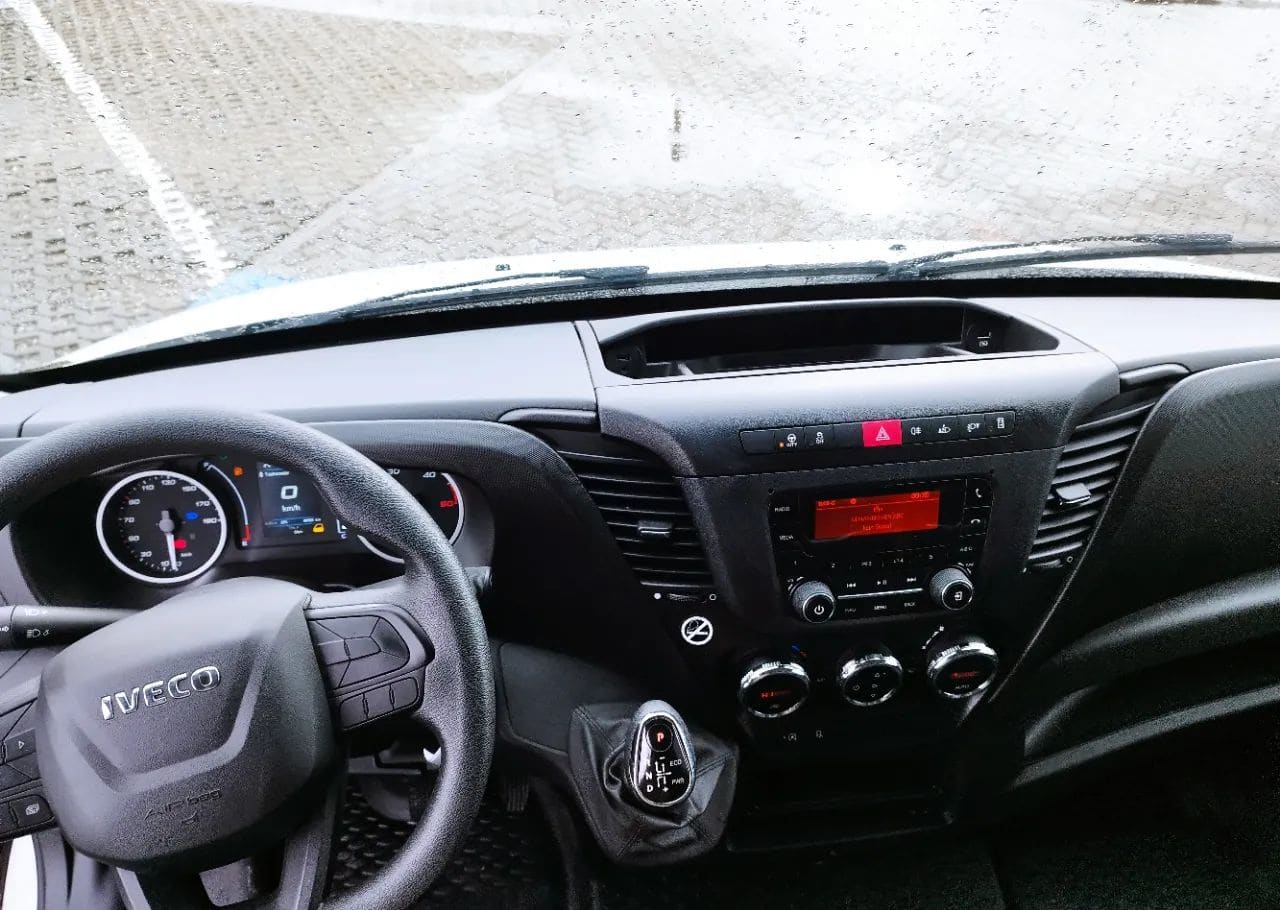 Zdjęcie oferty Iveco 35C16A8V Furgon 16m3 nr. 7