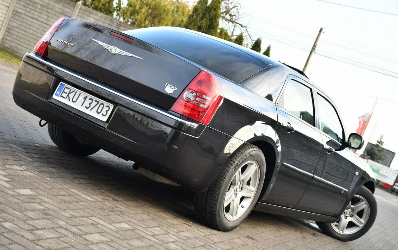 Zdjęcie oferty Chrysler 300C nr. 26