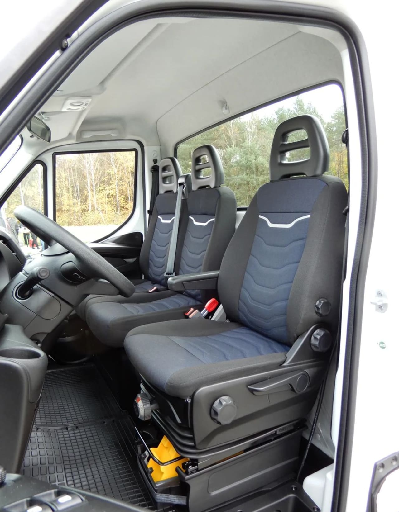 Zdjęcie oferty Iveco DAILY 50C16 HAKOWIEC Udźwig 5000 Kg Długość Zabudowy 3300 MM DMC 3500 Kg Wzmacniany Stan Fabrycznie NOWY nr. 35