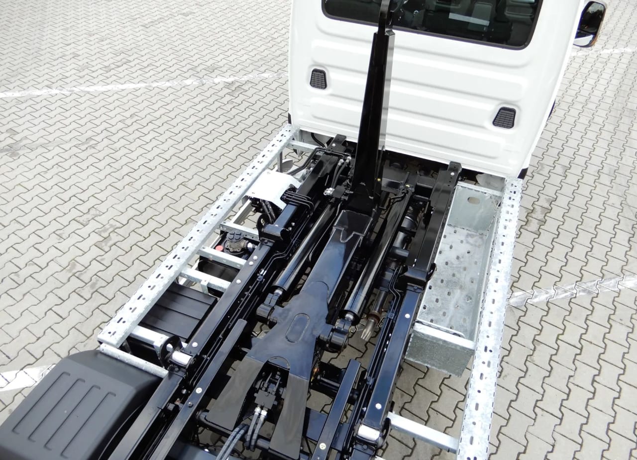 Zdjęcie oferty Iveco DAILY 50C16 HAKOWIEC Udźwig 5000 Kg Długość Zabudowy 3300 MM DMC 3500 Kg Wzmacniany Stan Fabrycznie NOWY nr. 21